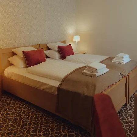 Brigaderos Brigadir 3*