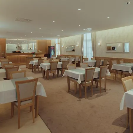 Hotel Brigaderos Brigadir