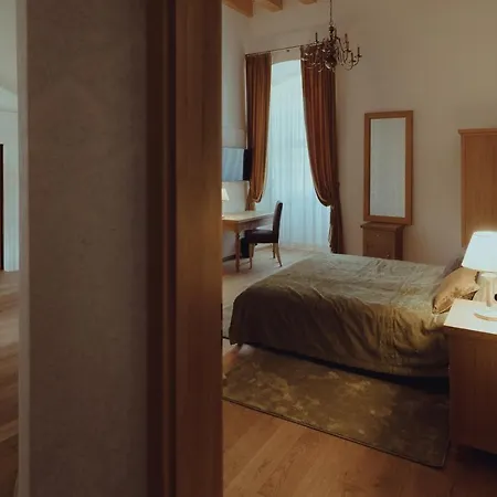 Brigaderos Brigadir Hotel 3*