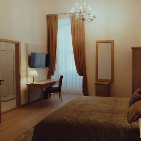 Brigaderos Brigadir Hotel Borsa