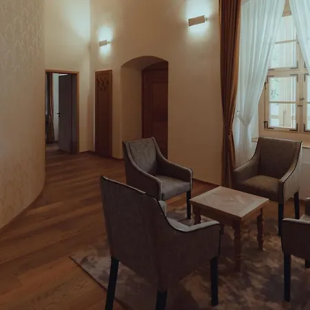 Brigaderos Brigadir מלון