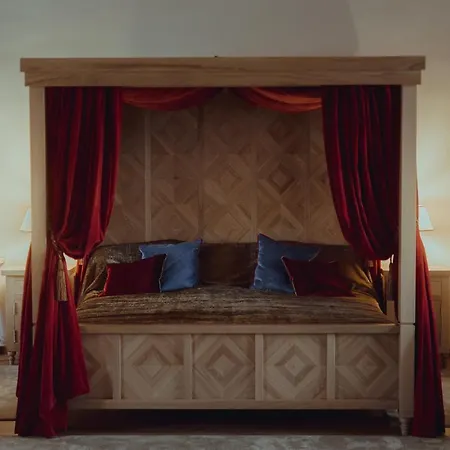 Hotel Brigaderos Brigadir Borsa