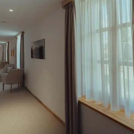 Hotel Brigaderos Brigadir Borsa