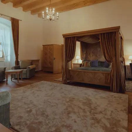 Hotel Brigaderos Brigadir Borsa