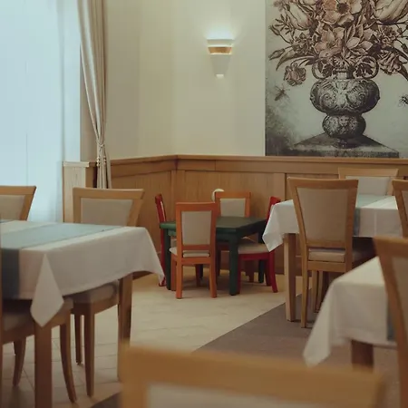 Hotel Brigaderos Brigadir